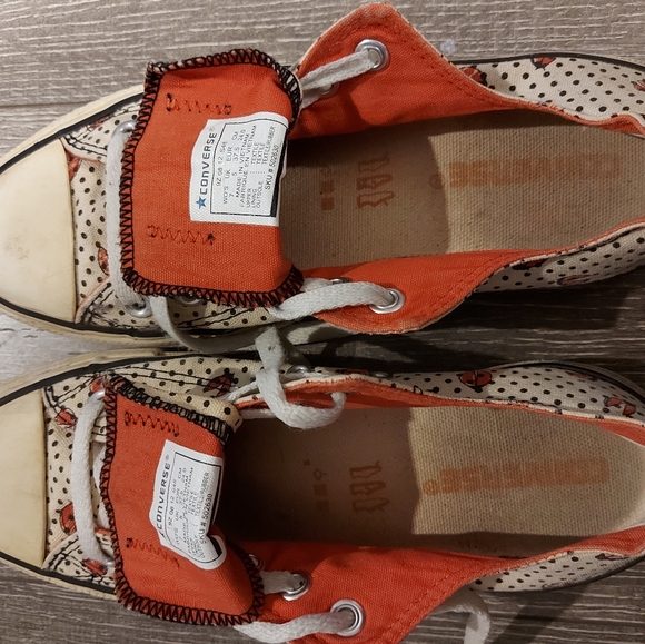 Converse shoes, size 7, ladybug print - Picture 4 of 4